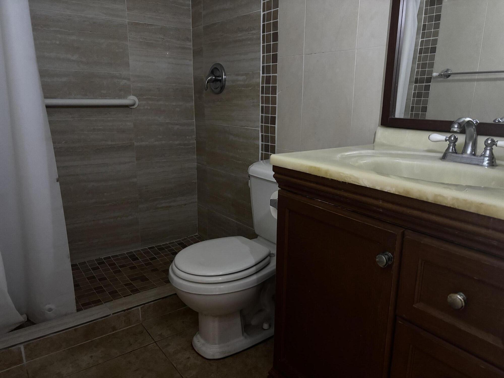 WINDSOR CONDOS - Residential Lease