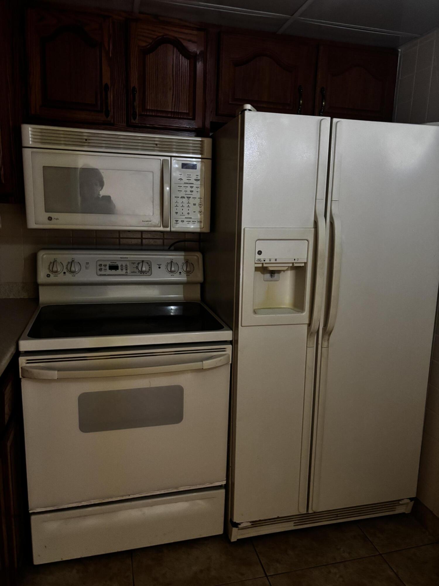 WINDSOR CONDOS - Residential Lease