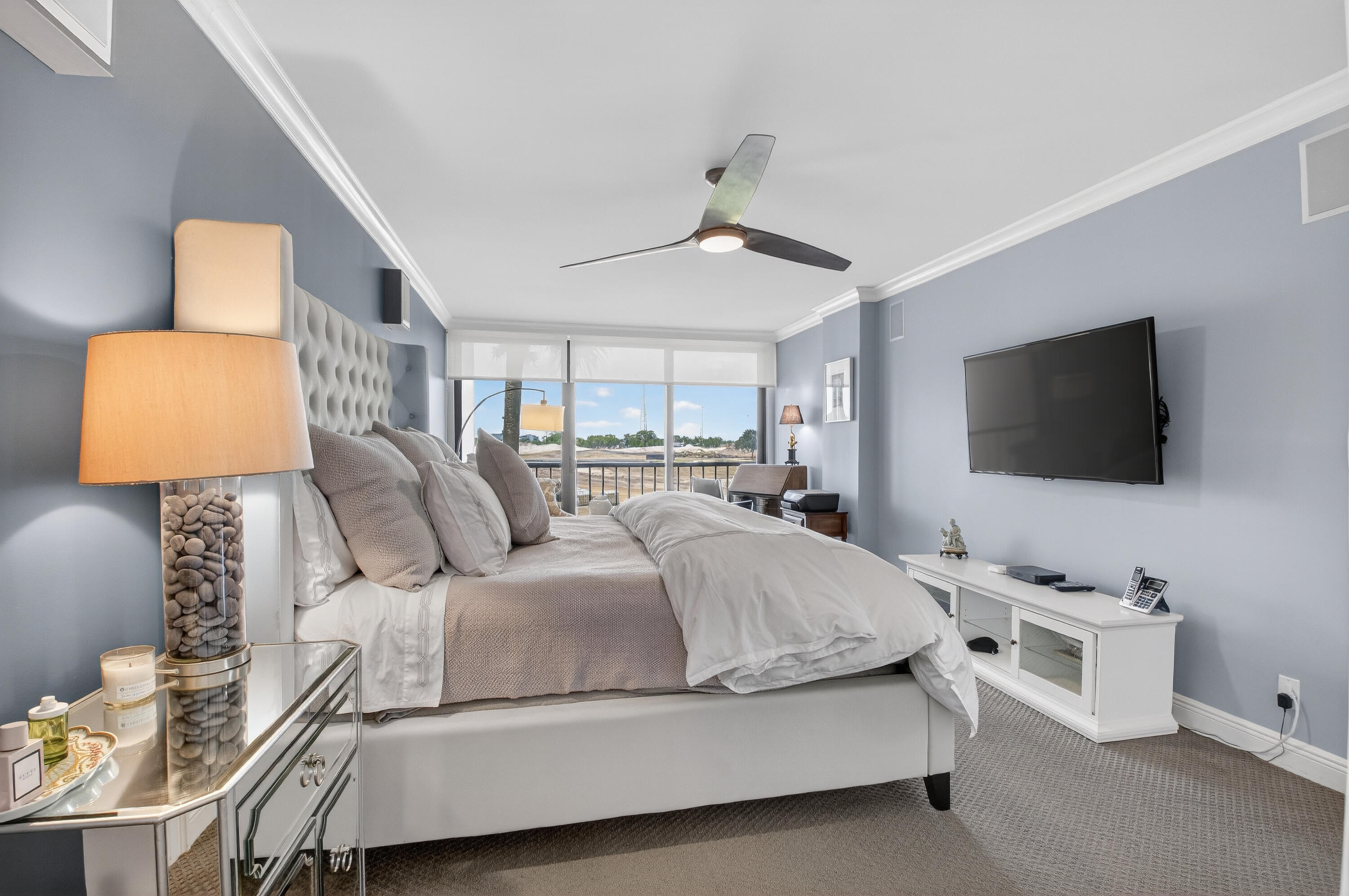 LAKEWOOD MIDRISE CONDO IV UNIT 725 - Residential
