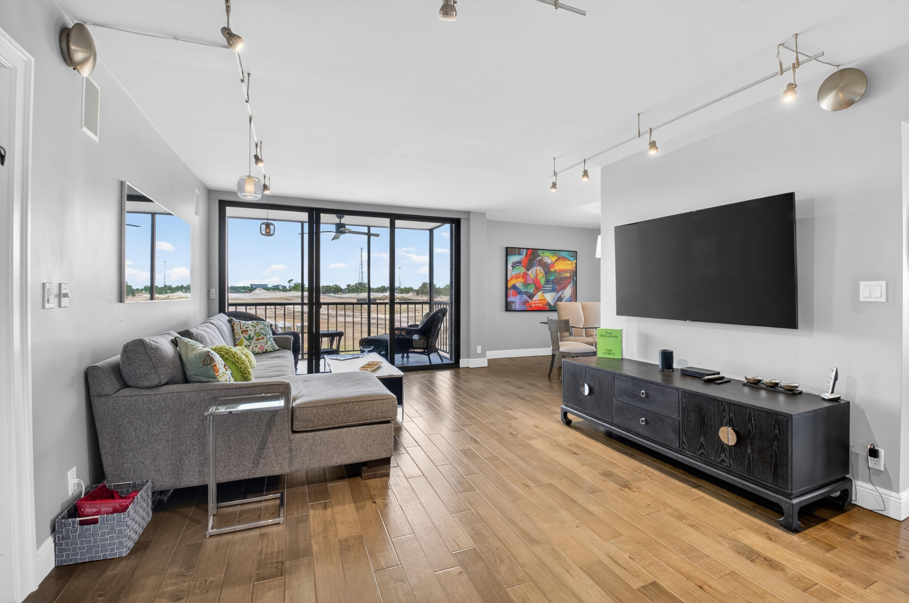 LAKEWOOD MIDRISE CONDO IV UNIT 725 - Residential