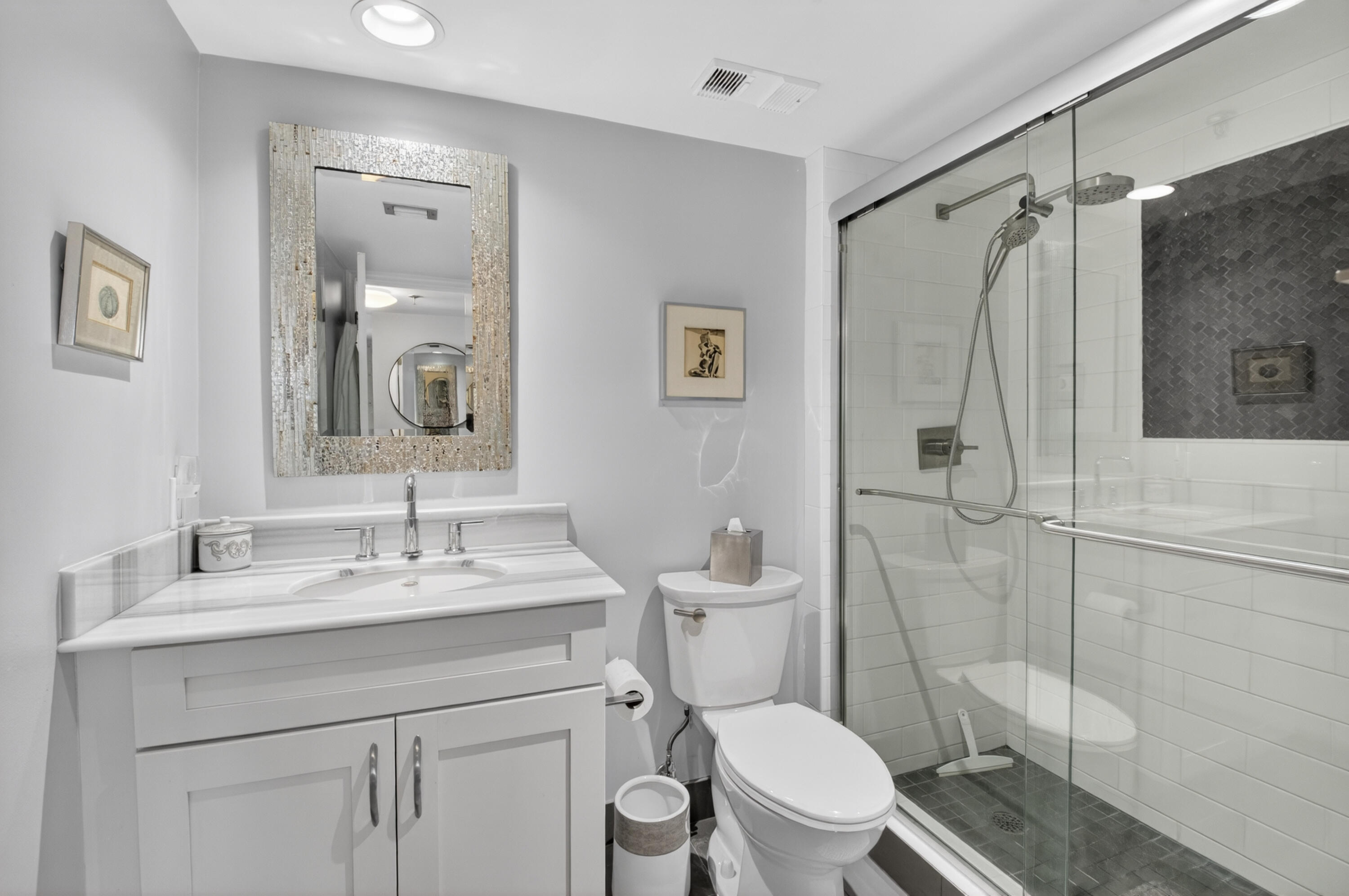 LAKEWOOD MIDRISE CONDO IV UNIT 725 - Residential
