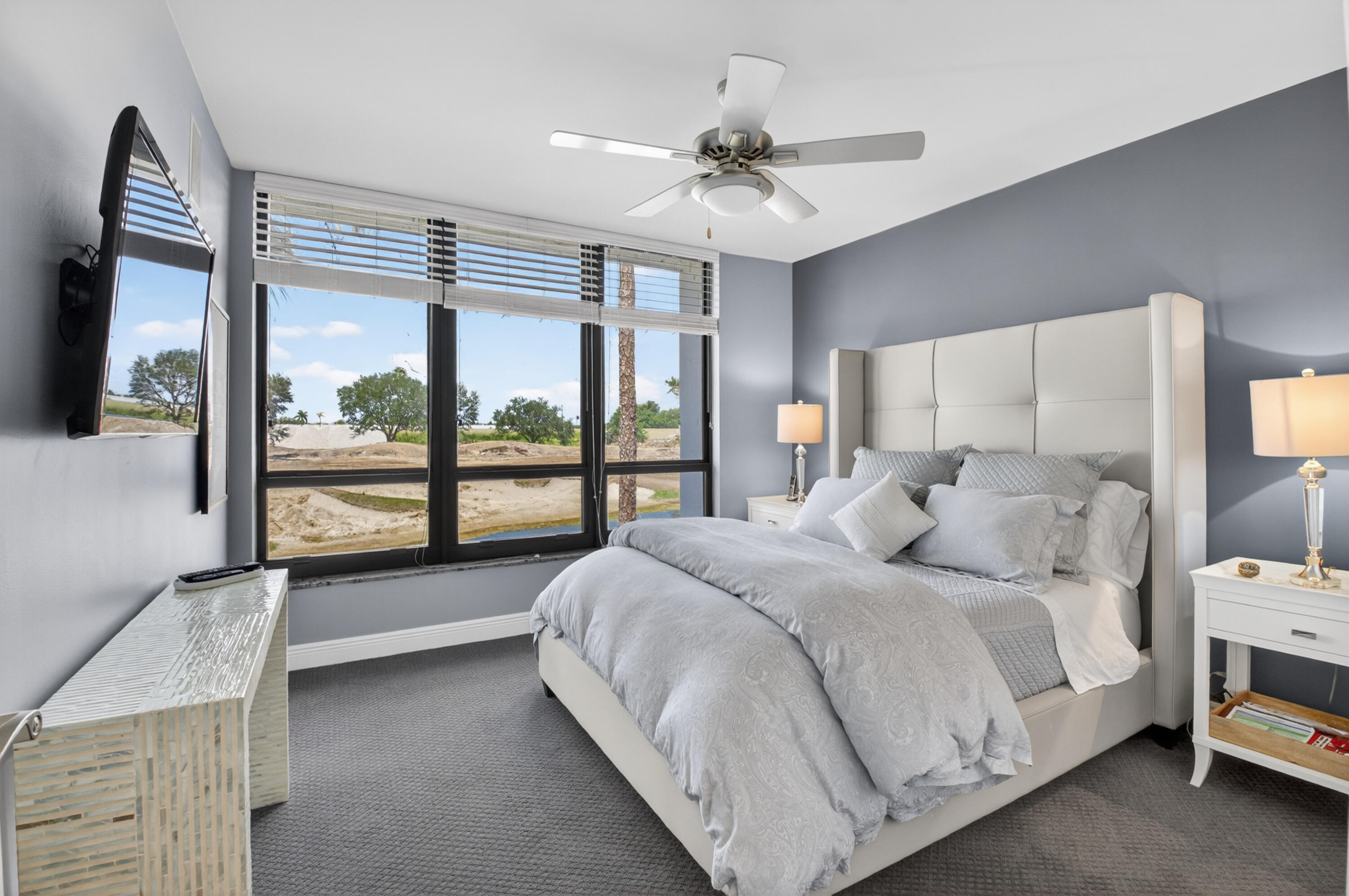 LAKEWOOD MIDRISE CONDO IV UNIT 725 - Residential