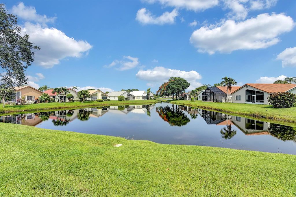 Photo of 12121 Bay Club Drive, Boynton Beach, FL 33437 (MLS # R10906183)