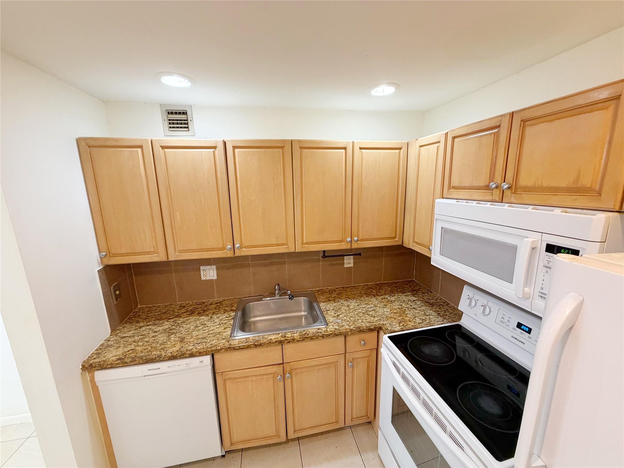 Oaks of Boca - Residential Lease