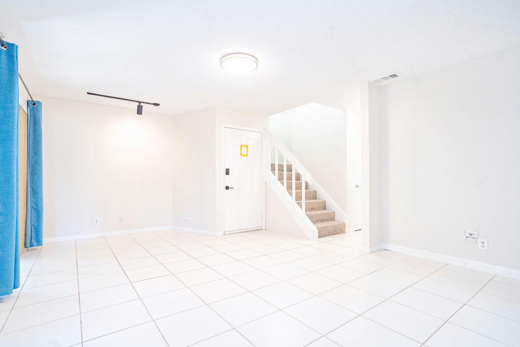 POPPLETON CREEK CONDO - Residential