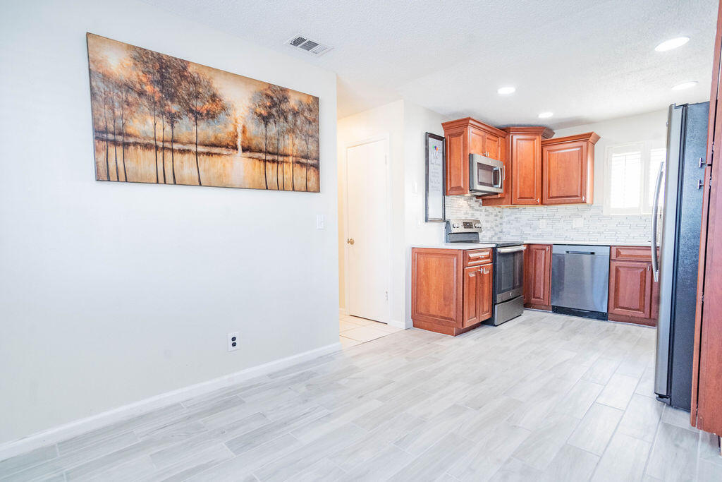 POPPLETON CREEK CONDO - Residential