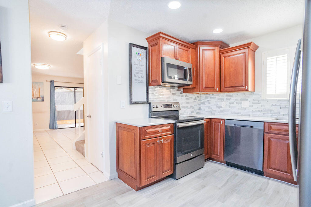 POPPLETON CREEK CONDO - Residential