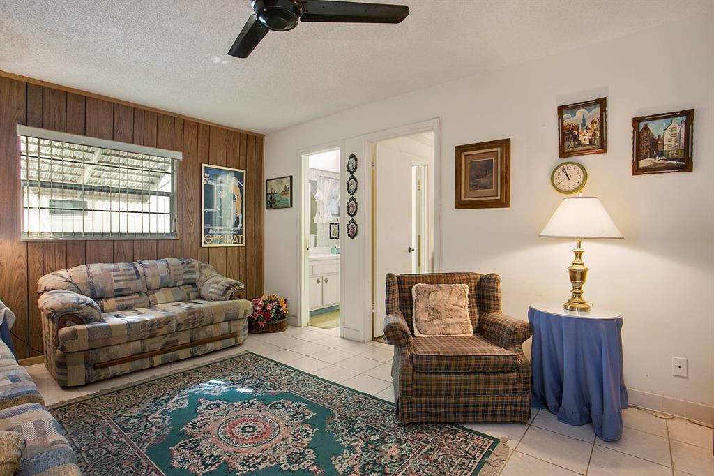 PALM BEACH LEISUREVILLE SEC 10 - Residential