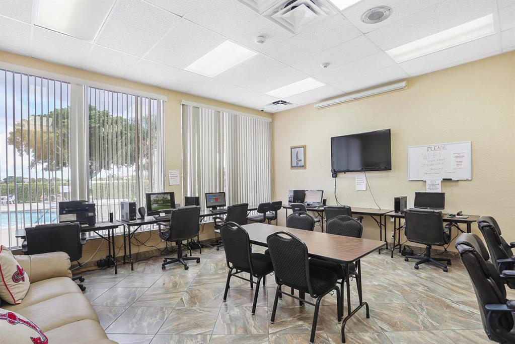 PALM BEACH LEISUREVILLE SEC 10 - Residential