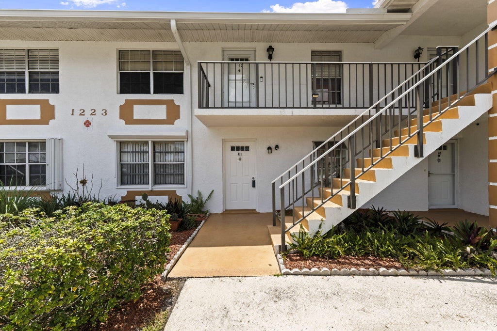 Photo of 1223 S Lakes End Drive #E-1, Fort Pierce, FL 34982 (MLS # B26063776)