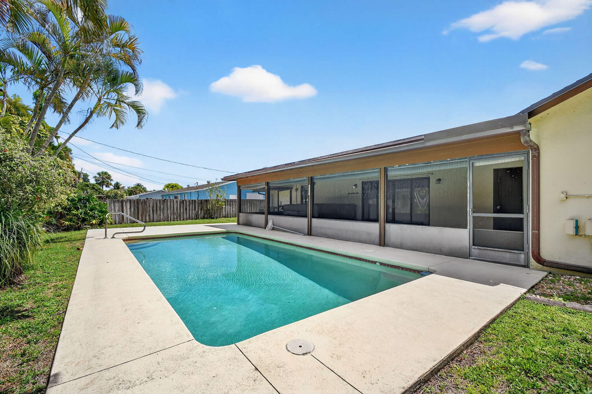 Properties 68 W Arch Drive