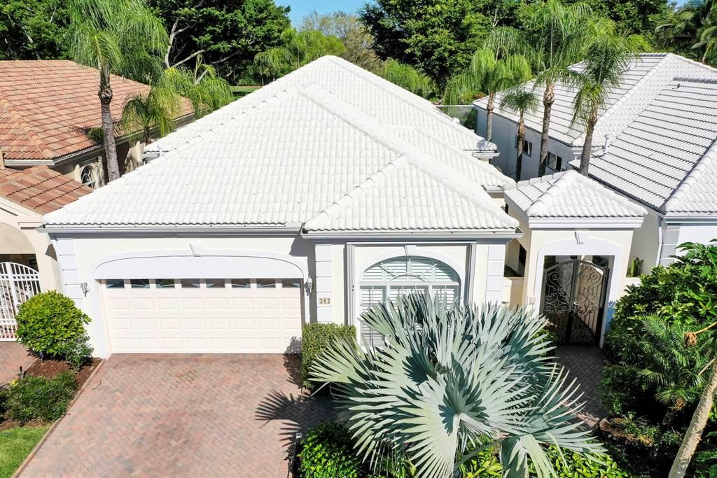 Photo of 202 Coral Cay Terrace, Palm Beach Gardens, FL 33418 (MLS # R10890639)