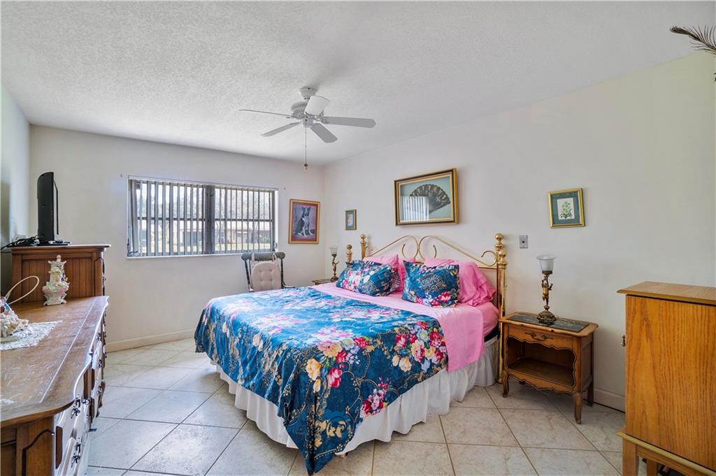 DELRAY VILLAS 3 - Residential