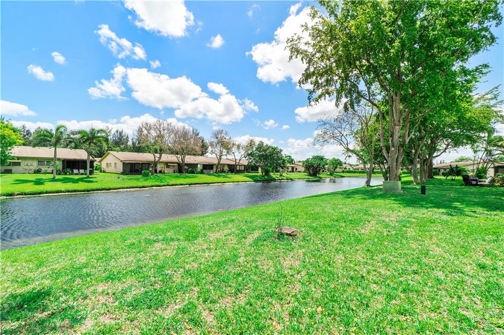 DELRAY VILLAS 3 - Residential