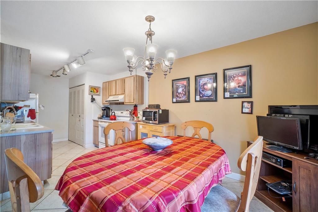 DELRAY VILLAS 3 - Residential