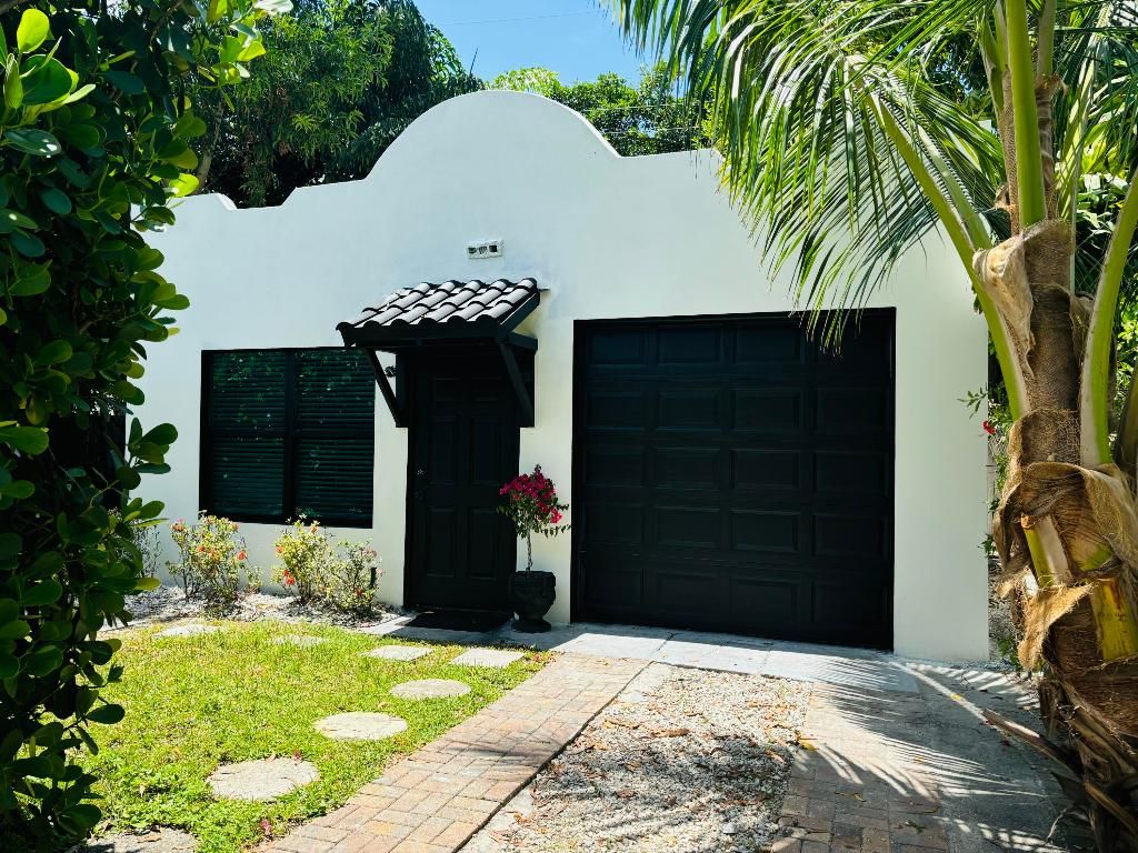 Photo of 1036 Francis Street, West Palm Beach, FL 33405 (MLS # R11102173)