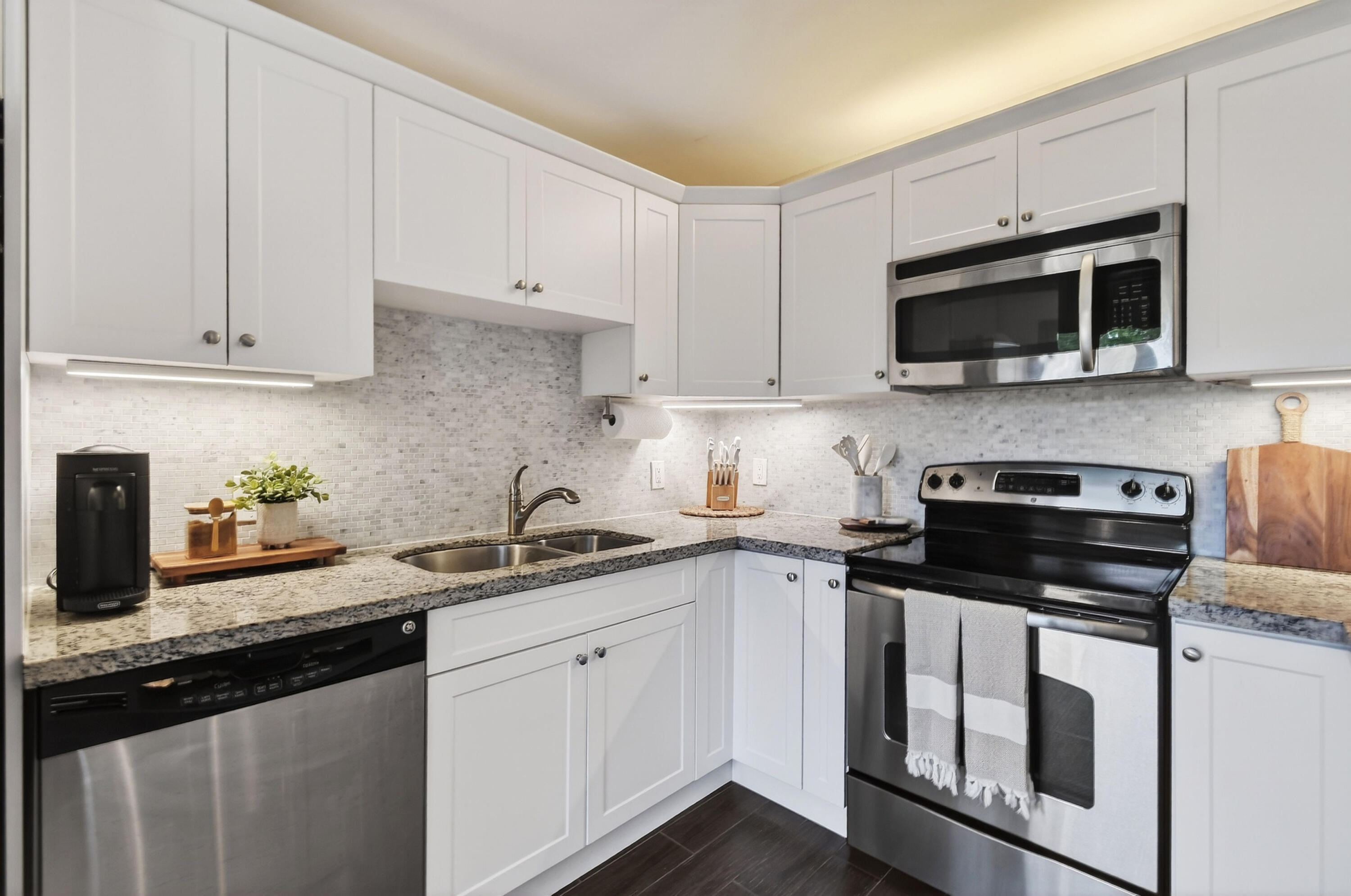 TEQUESTA HILLS CONDO - Residential