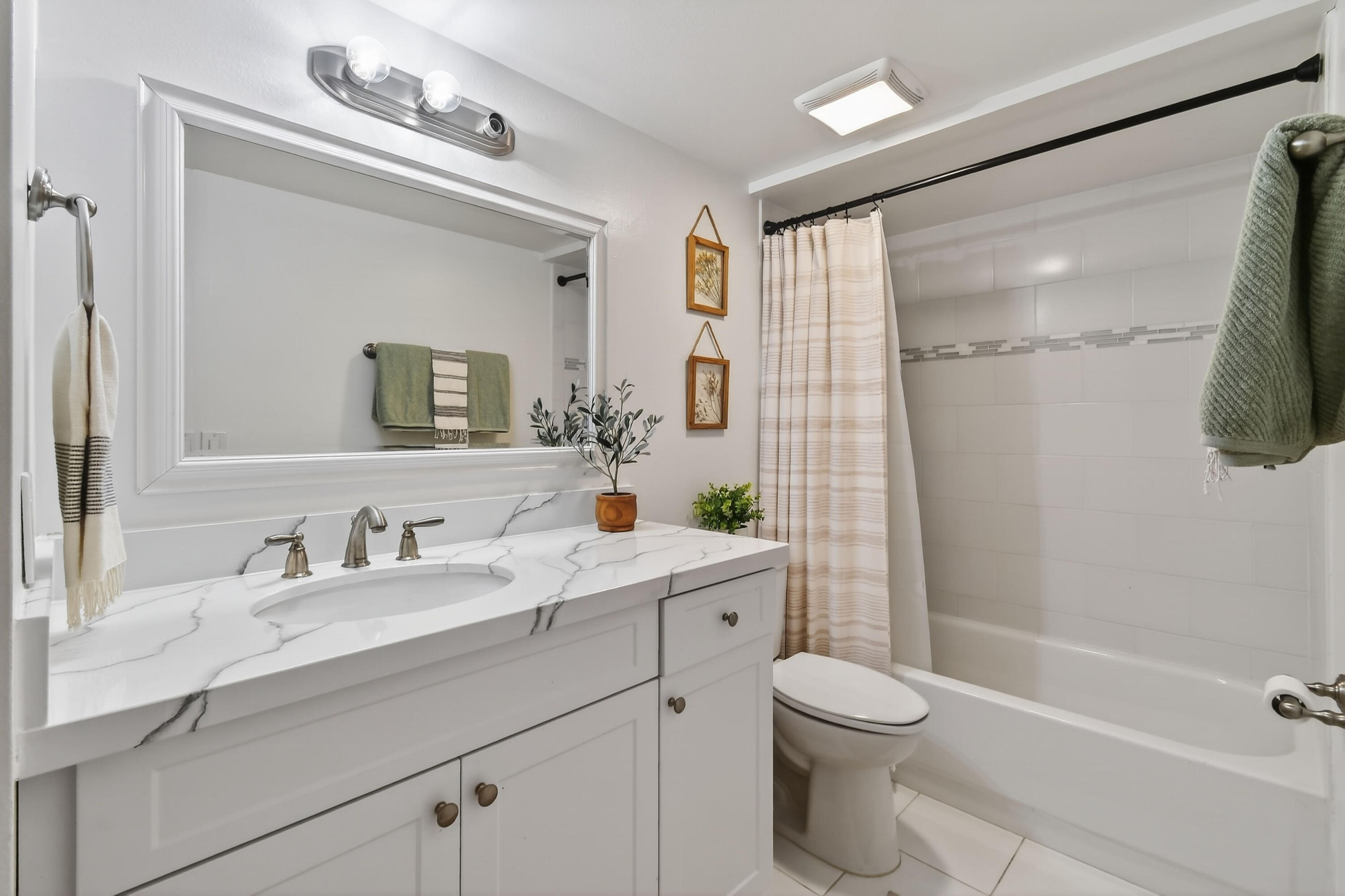 TEQUESTA HILLS CONDO - Residential