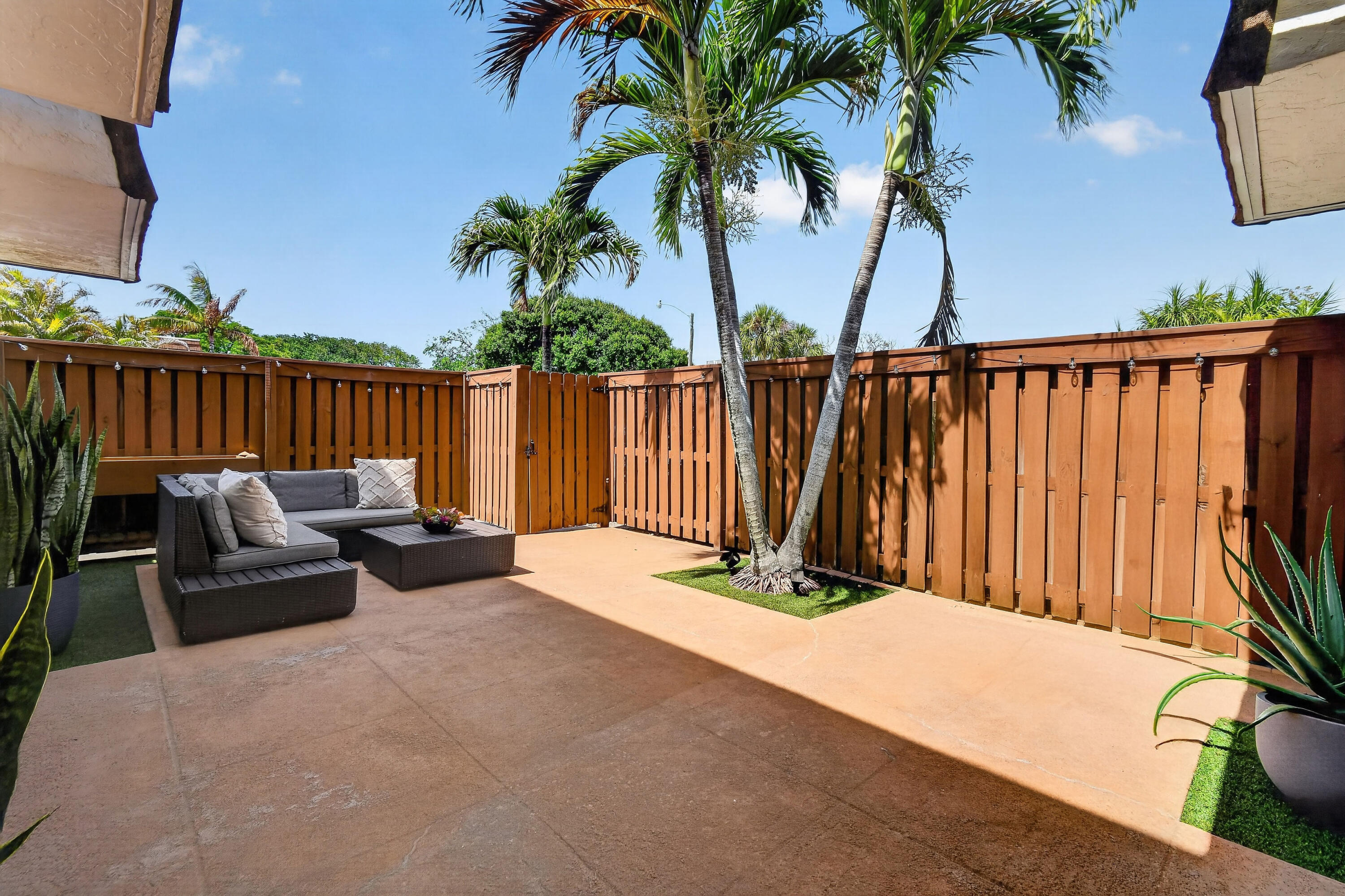 TEQUESTA HILLS CONDO - Residential