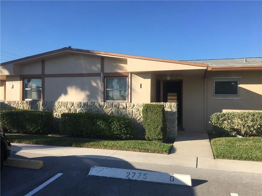 1 BEDROOM / 1 BATHROOM UNIT IN A COMMUNITY AREA WITH A PARKING SPACE IN FRONT OF THE UNIT. ALSO HAS PLENTY OF AMENITIES WITH IN THE AREA.