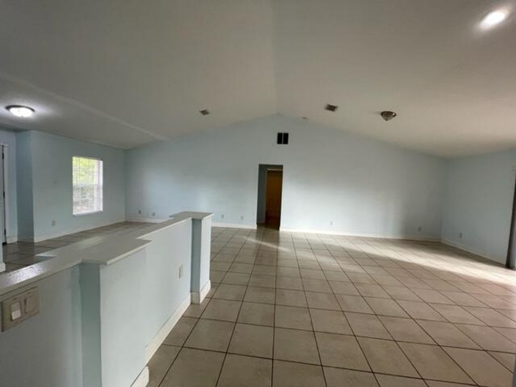 Photo of 5906 Spruce Drive, Fort Pierce, FL 34982 (MLS # R10945283)