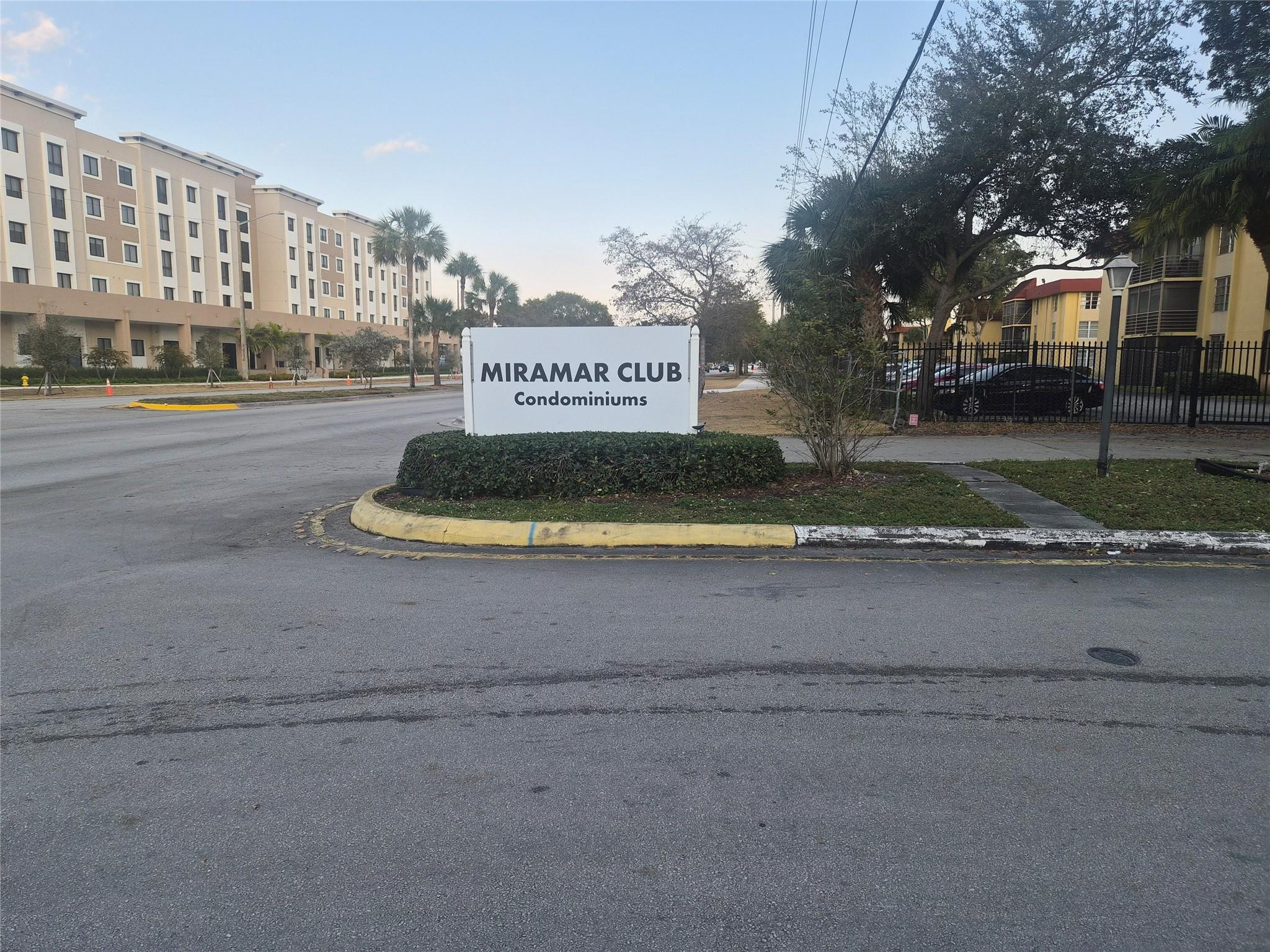 MIRAMAR CLUB - Residential