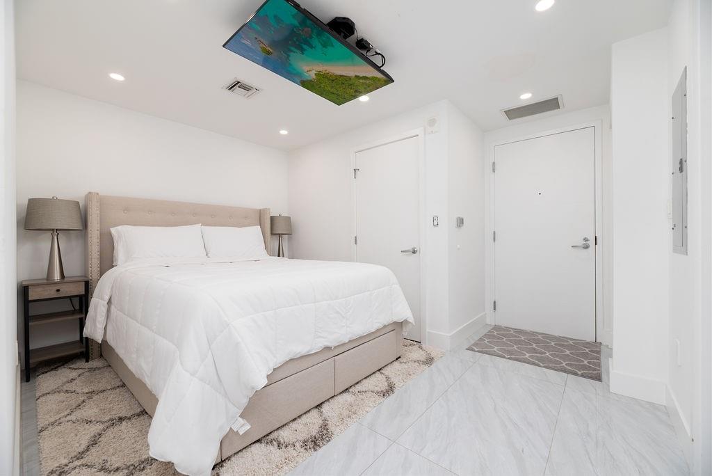 THE HARBOUR NORTH CONDO - Residential Lease