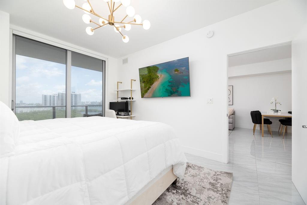 THE HARBOUR NORTH CONDO - Residential Lease