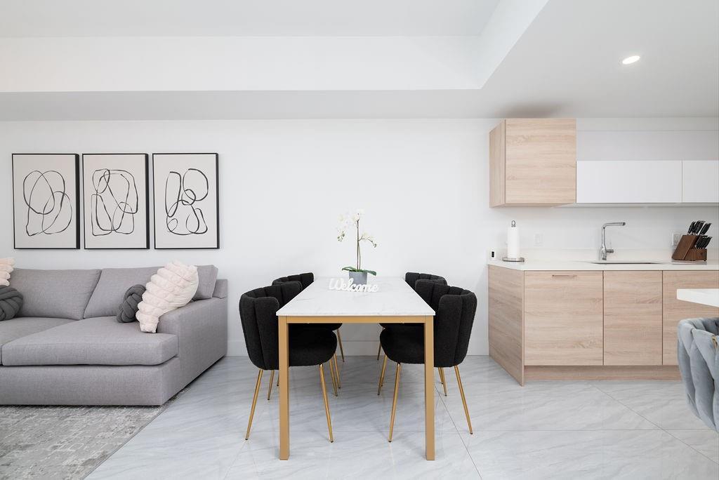 THE HARBOUR NORTH CONDO - Residential Lease