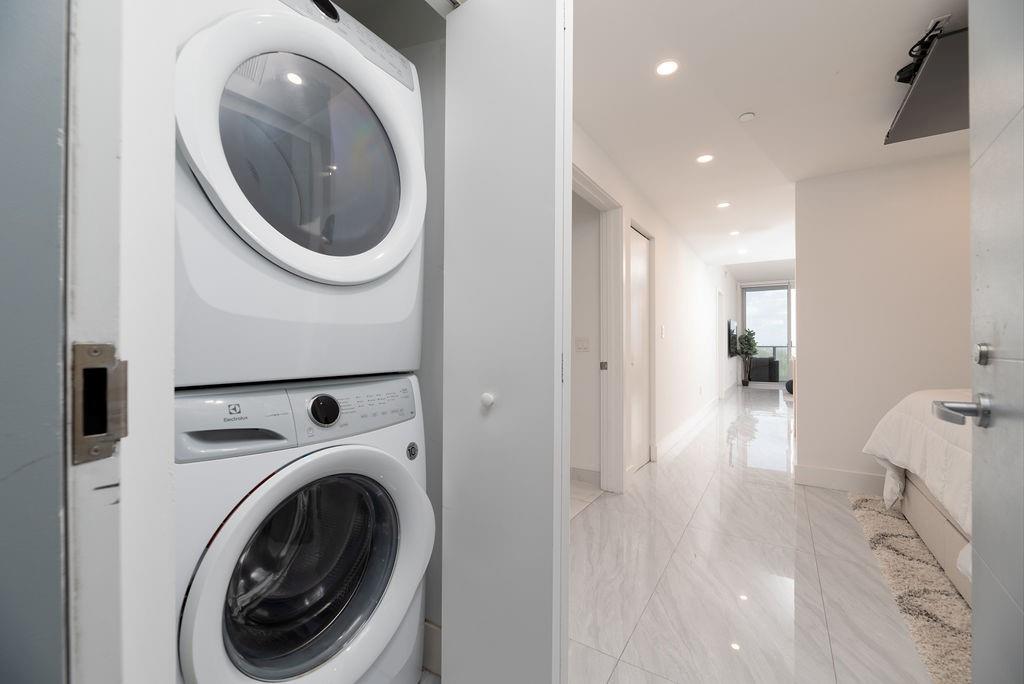 THE HARBOUR NORTH CONDO - Residential Lease