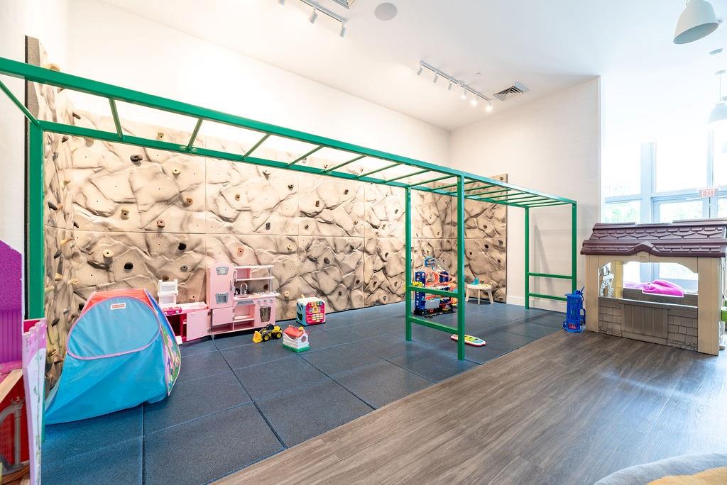 THE HARBOUR NORTH CONDO - Residential Lease