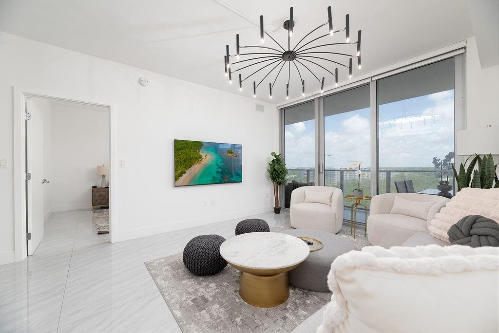 THE HARBOUR NORTH CONDO - Residential Lease