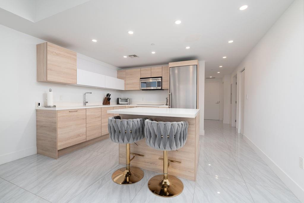 THE HARBOUR NORTH CONDO - Residential Lease