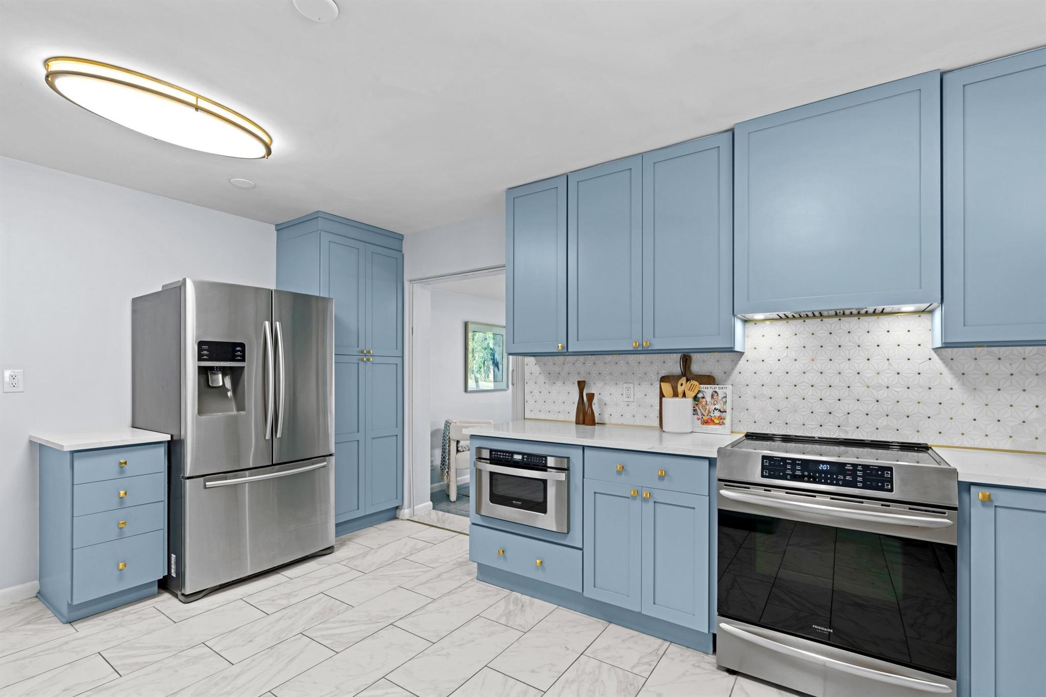 VILLAGE OF PL 1 IN PB 24 - Residential