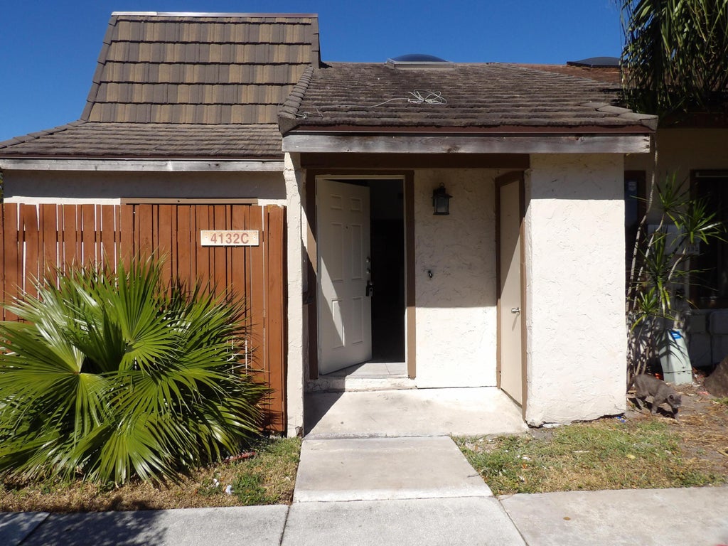 Photo of 4132 Palm Bay Circle #C, West Palm Beach, FL 33406 (MLS # B26012970)