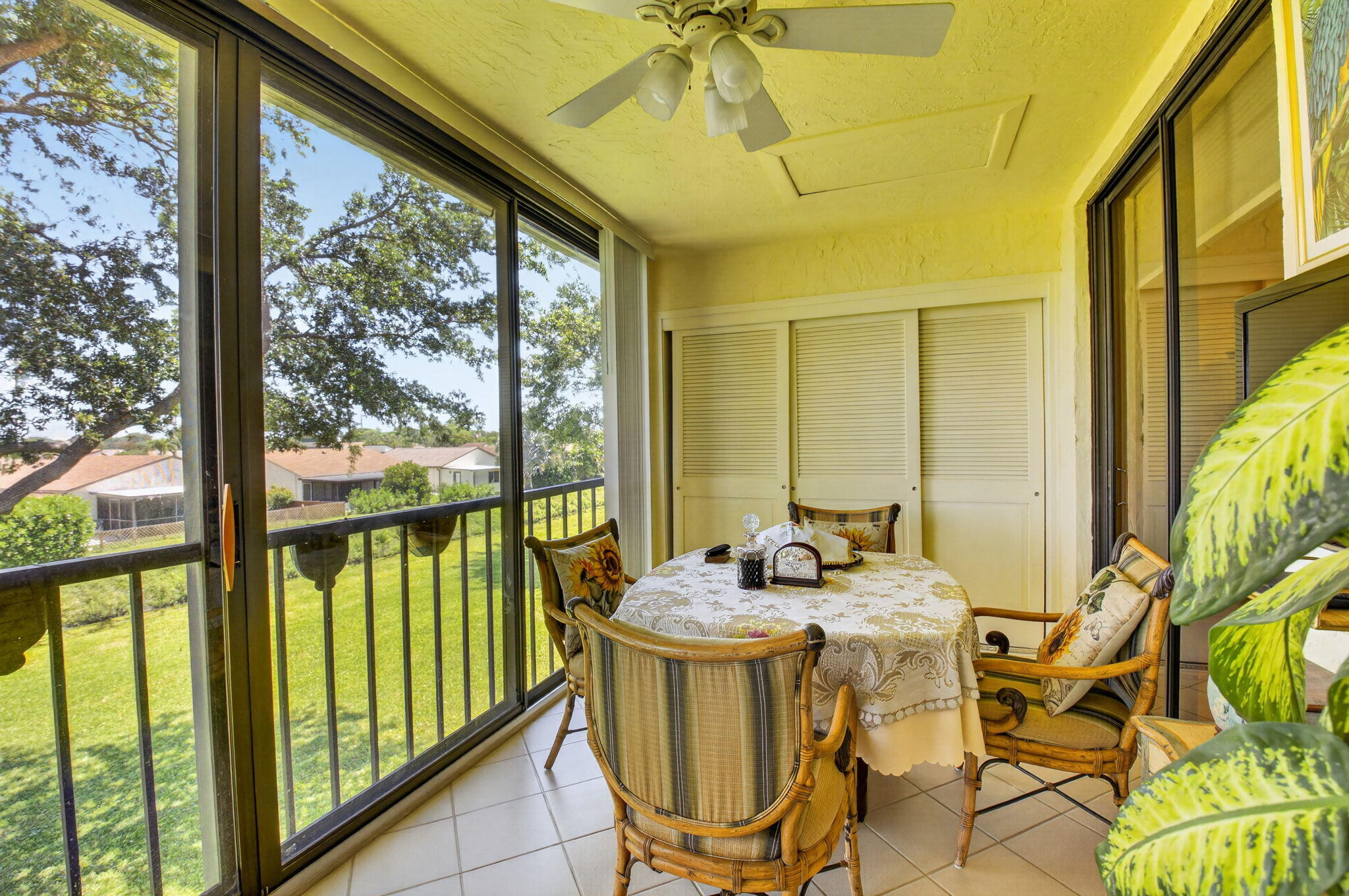 PLATINA / CARRARA VILLAGE CONDO - Residential