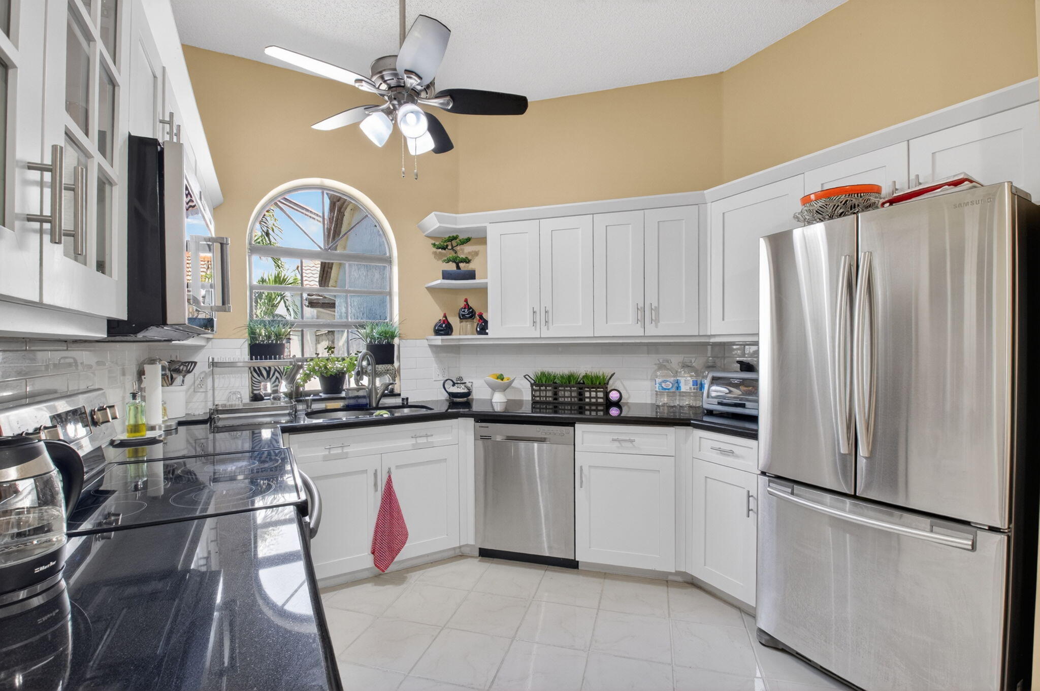 PLATINA / CARRARA VILLAGE CONDO - Residential