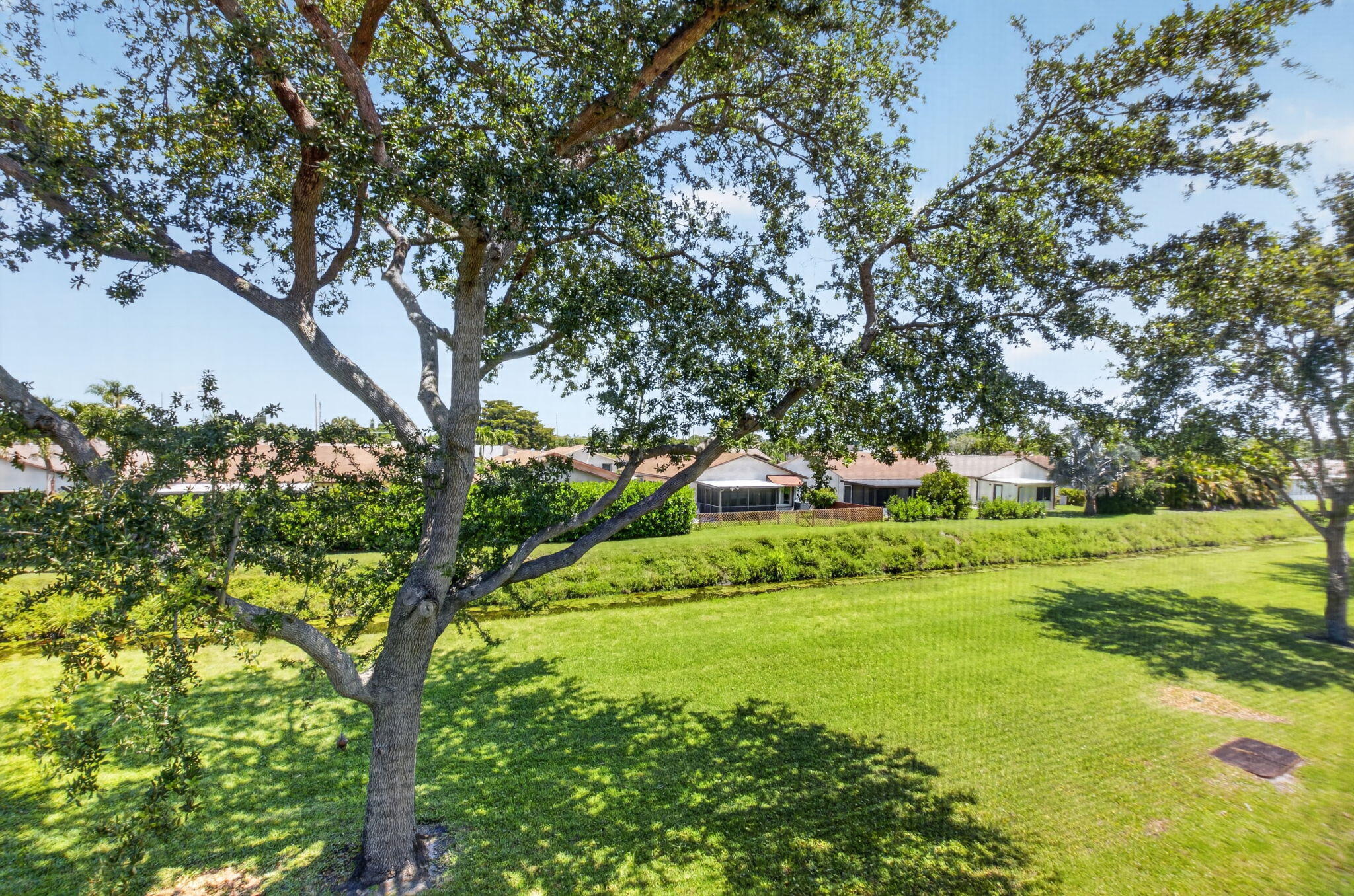 PLATINA / CARRARA VILLAGE CONDO - Residential