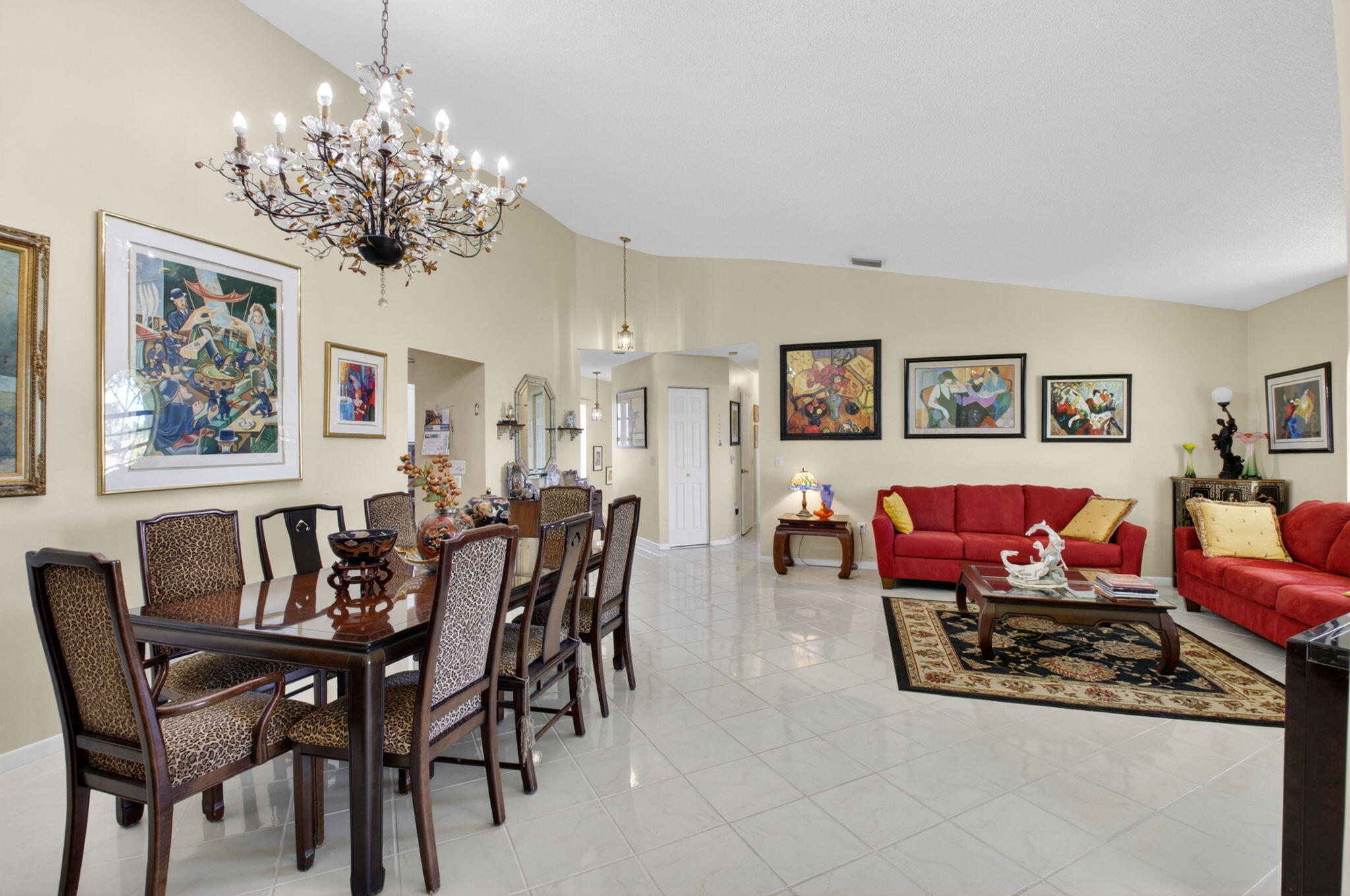 PLATINA / CARRARA VILLAGE CONDO - Residential