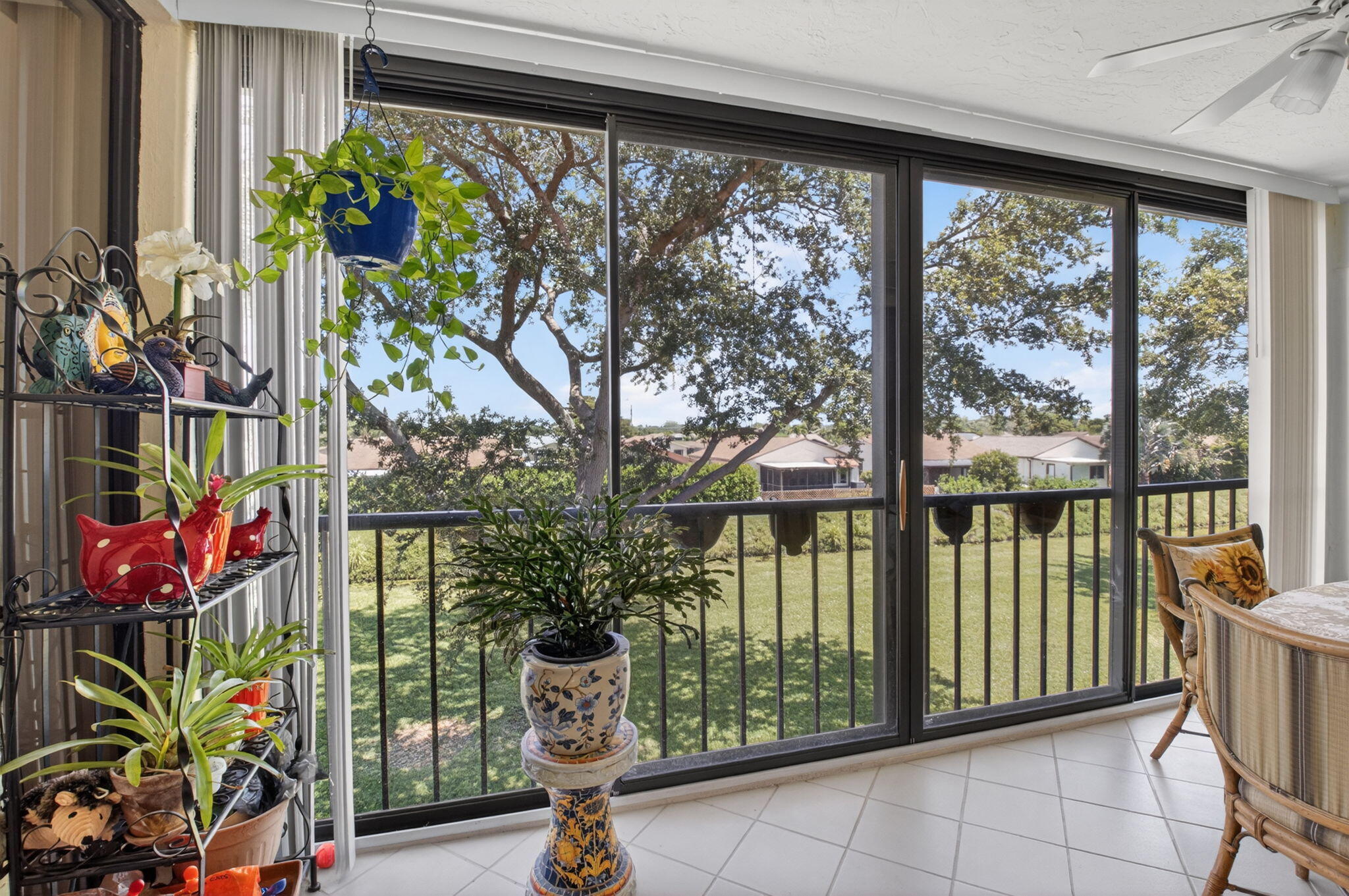 PLATINA / CARRARA VILLAGE CONDO - Residential
