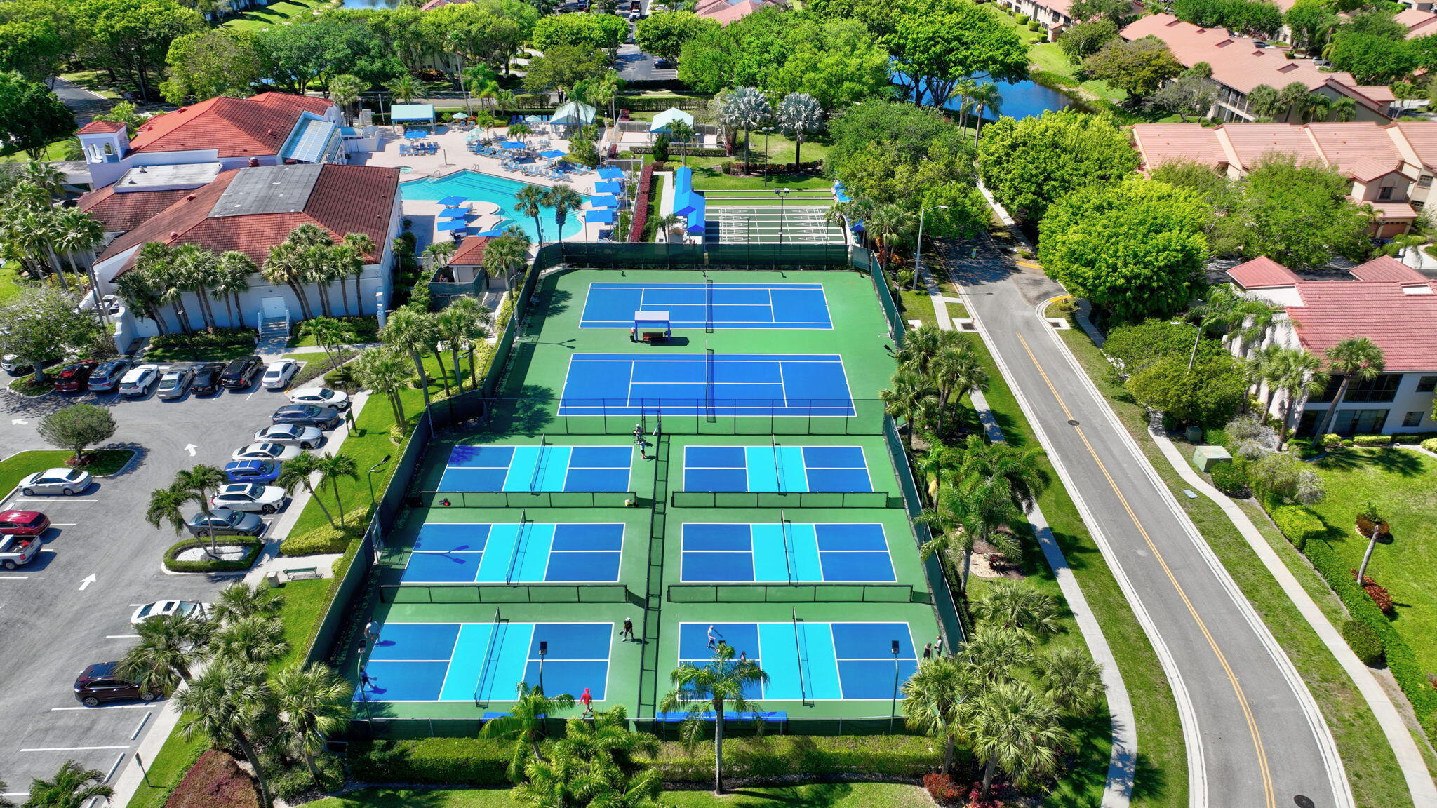 PLATINA / CARRARA VILLAGE CONDO - Residential