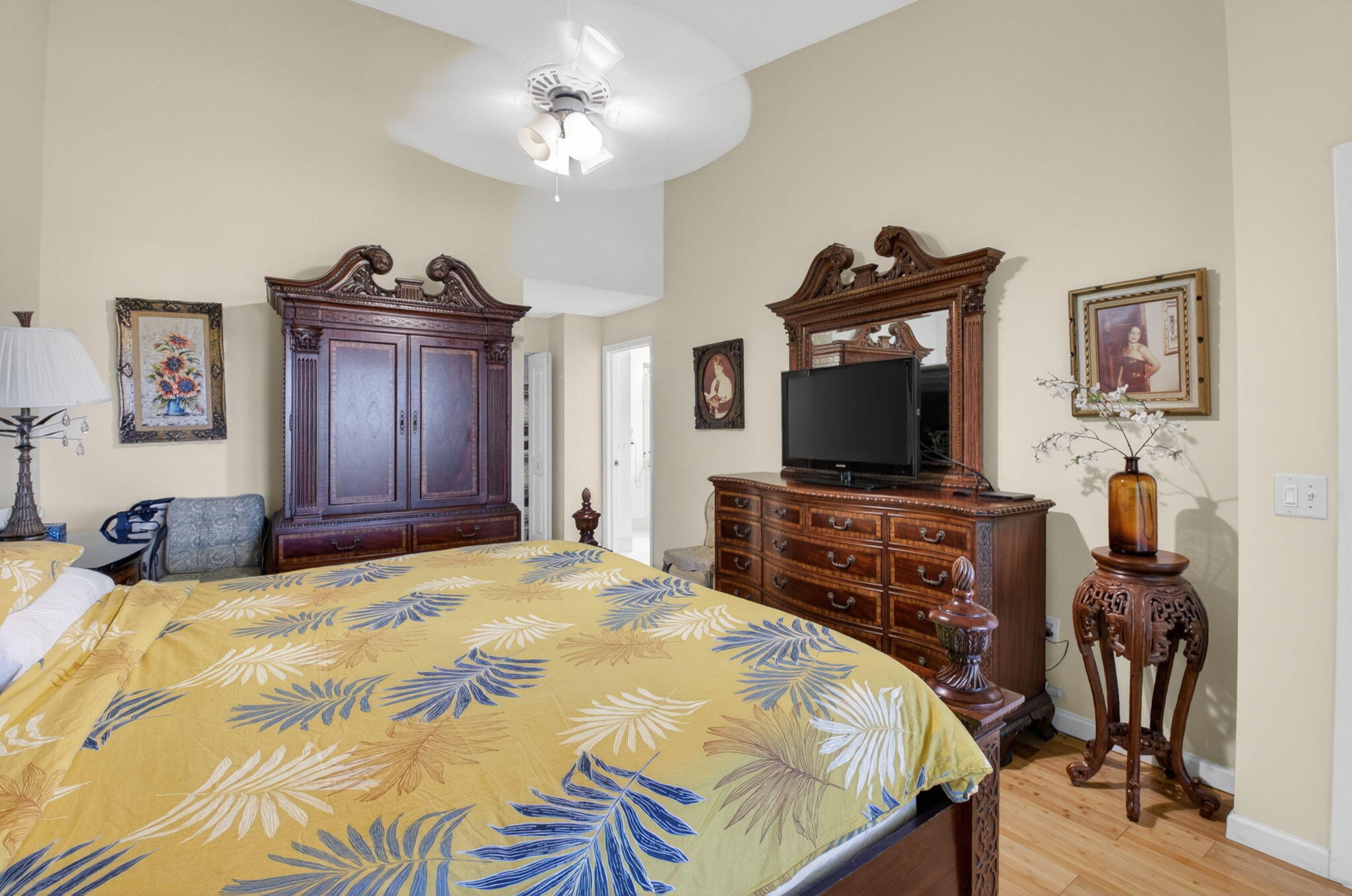 PLATINA / CARRARA VILLAGE CONDO - Residential