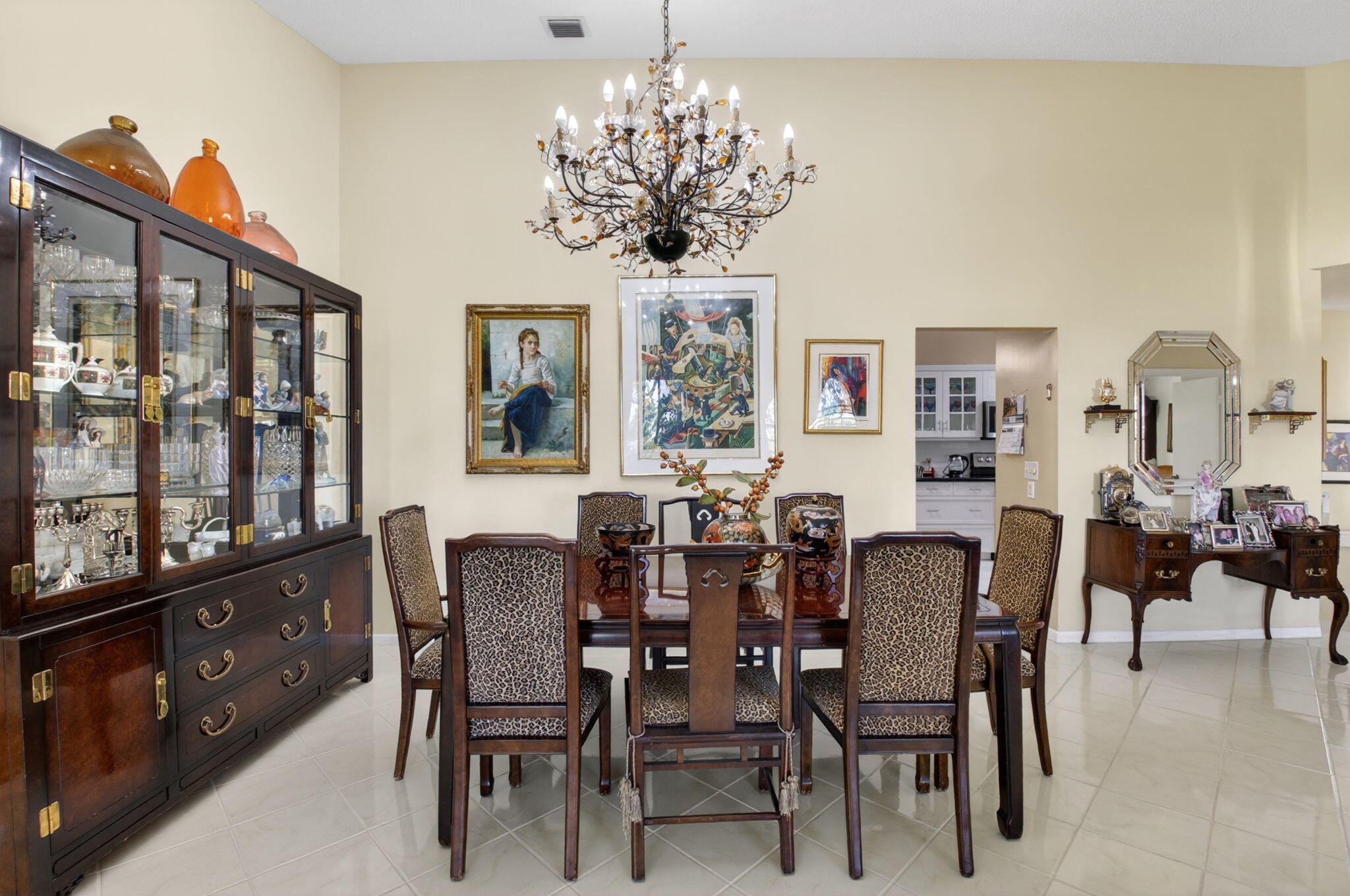 PLATINA / CARRARA VILLAGE CONDO - Residential