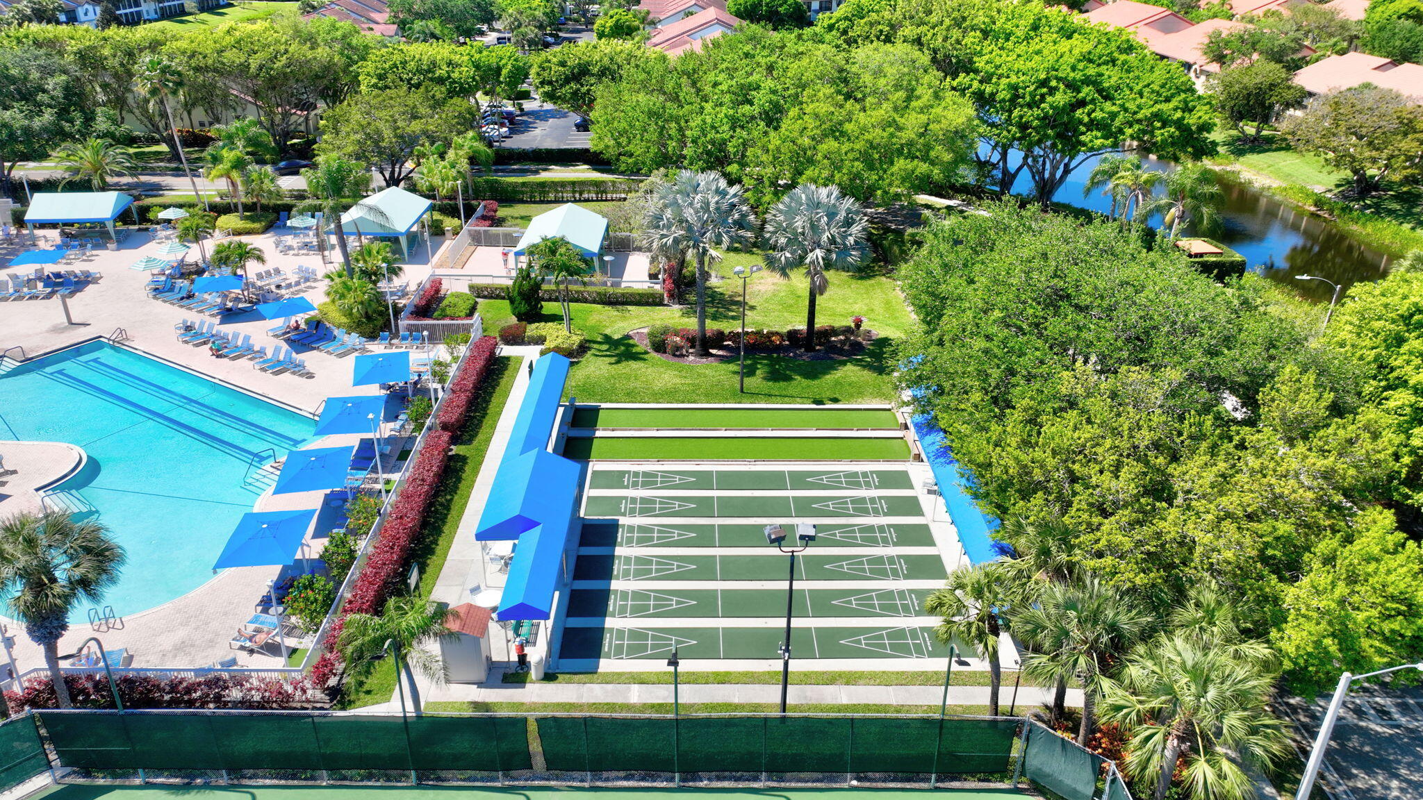 PLATINA / CARRARA VILLAGE CONDO - Residential