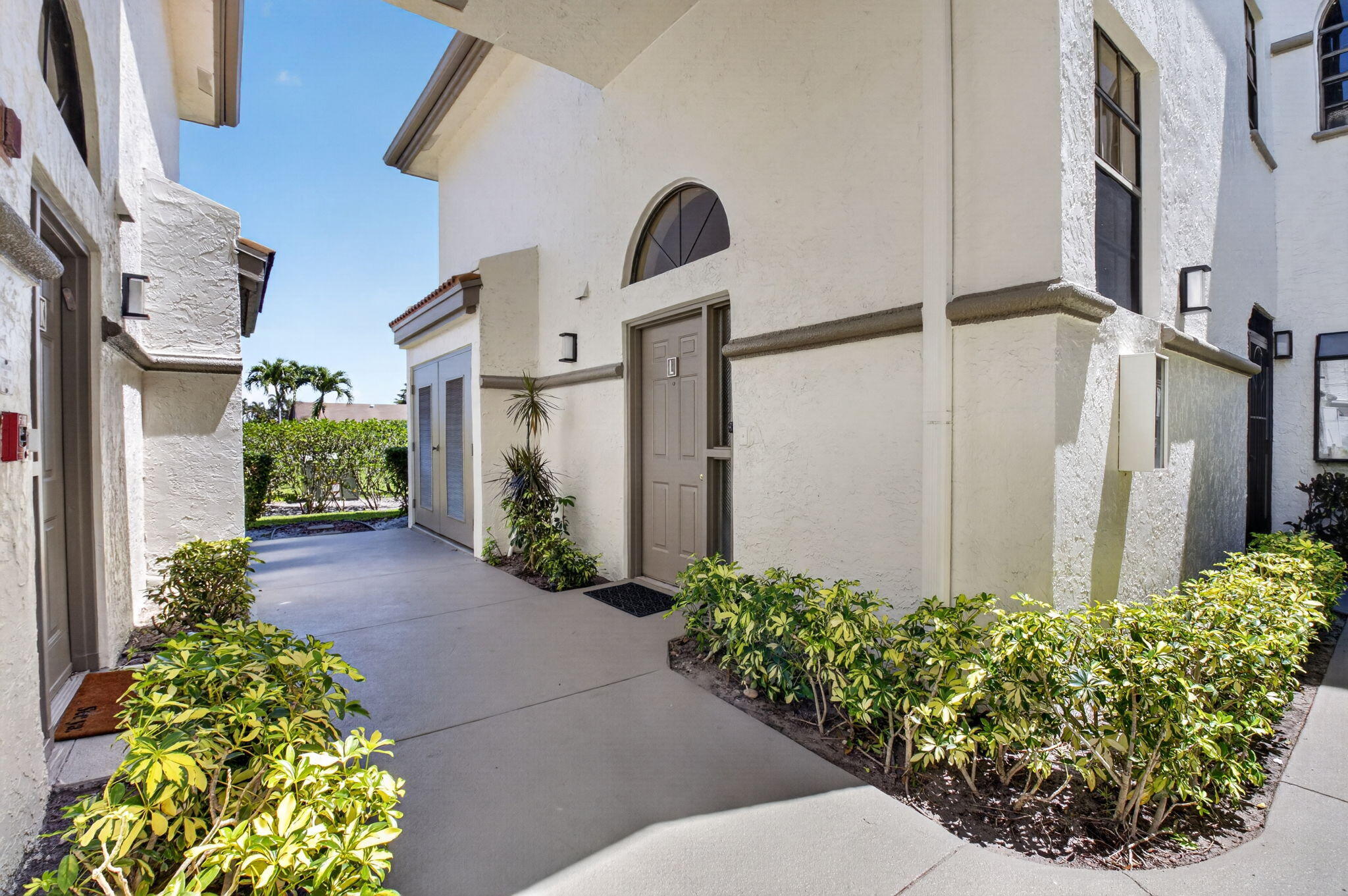 PLATINA / CARRARA VILLAGE CONDO - Residential