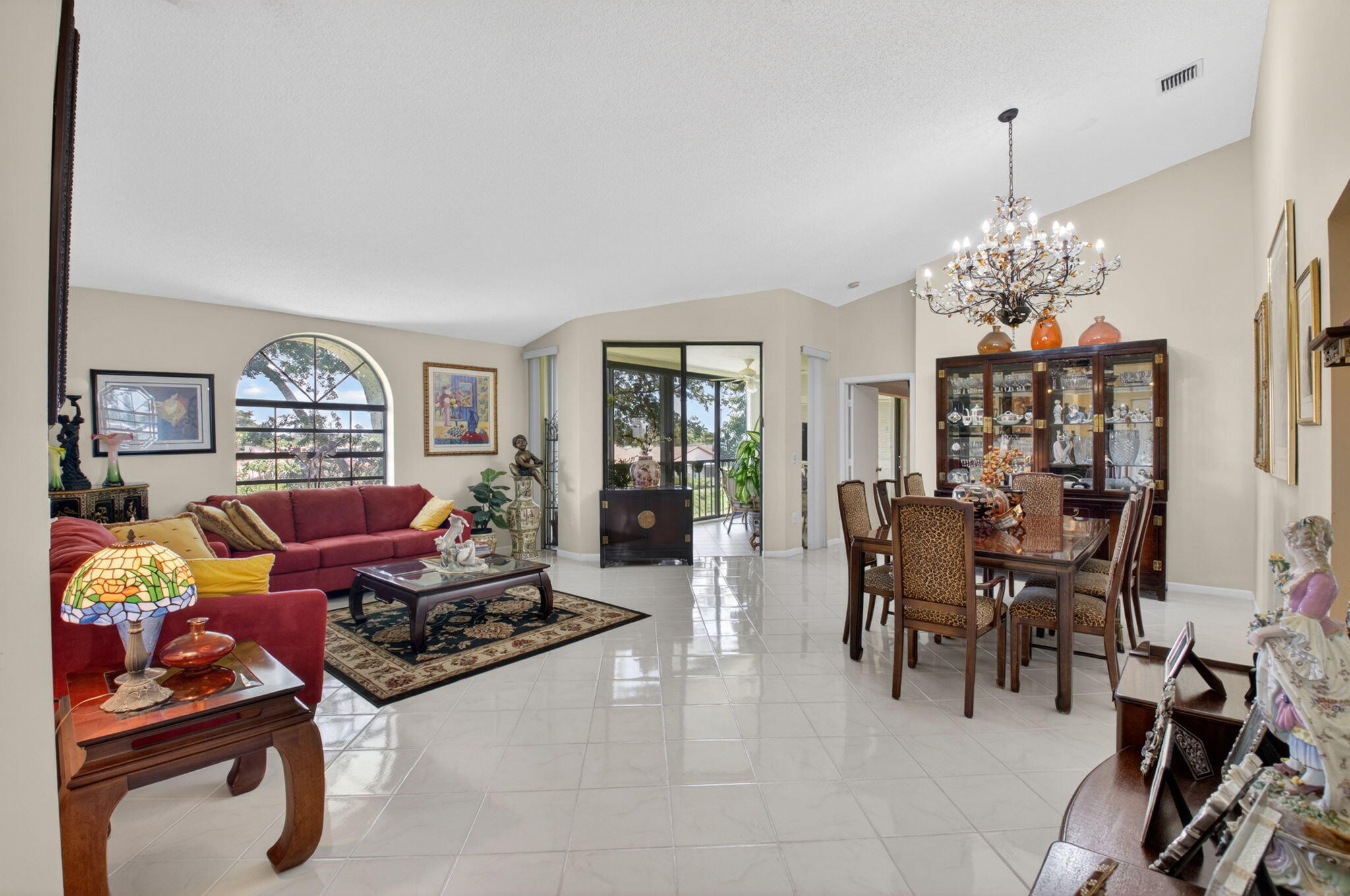 PLATINA / CARRARA VILLAGE CONDO - Residential