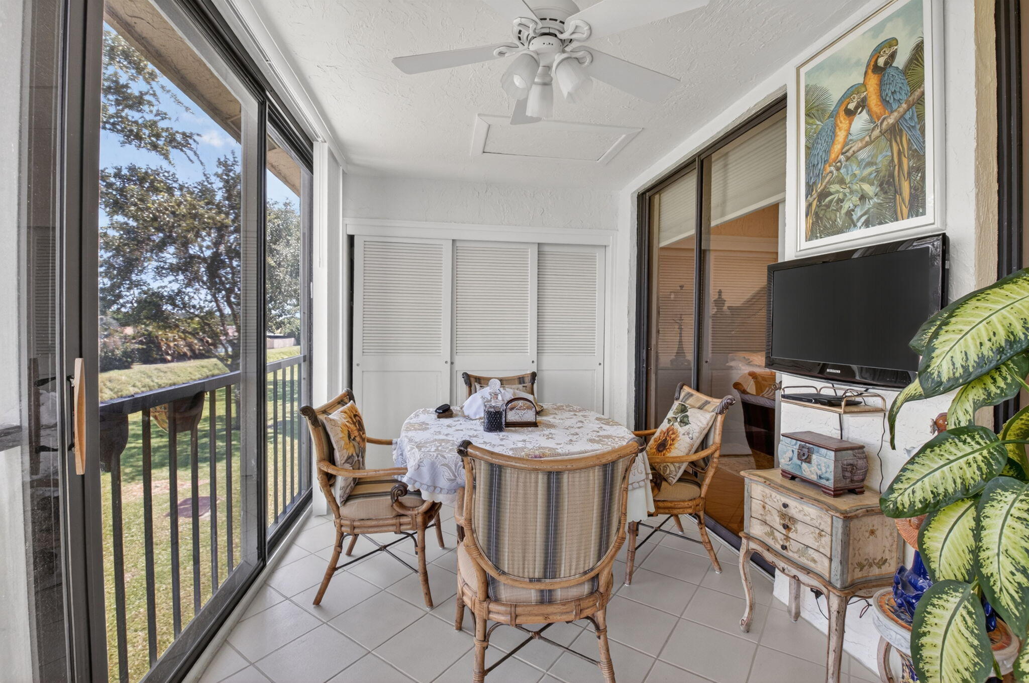 PLATINA / CARRARA VILLAGE CONDO - Residential