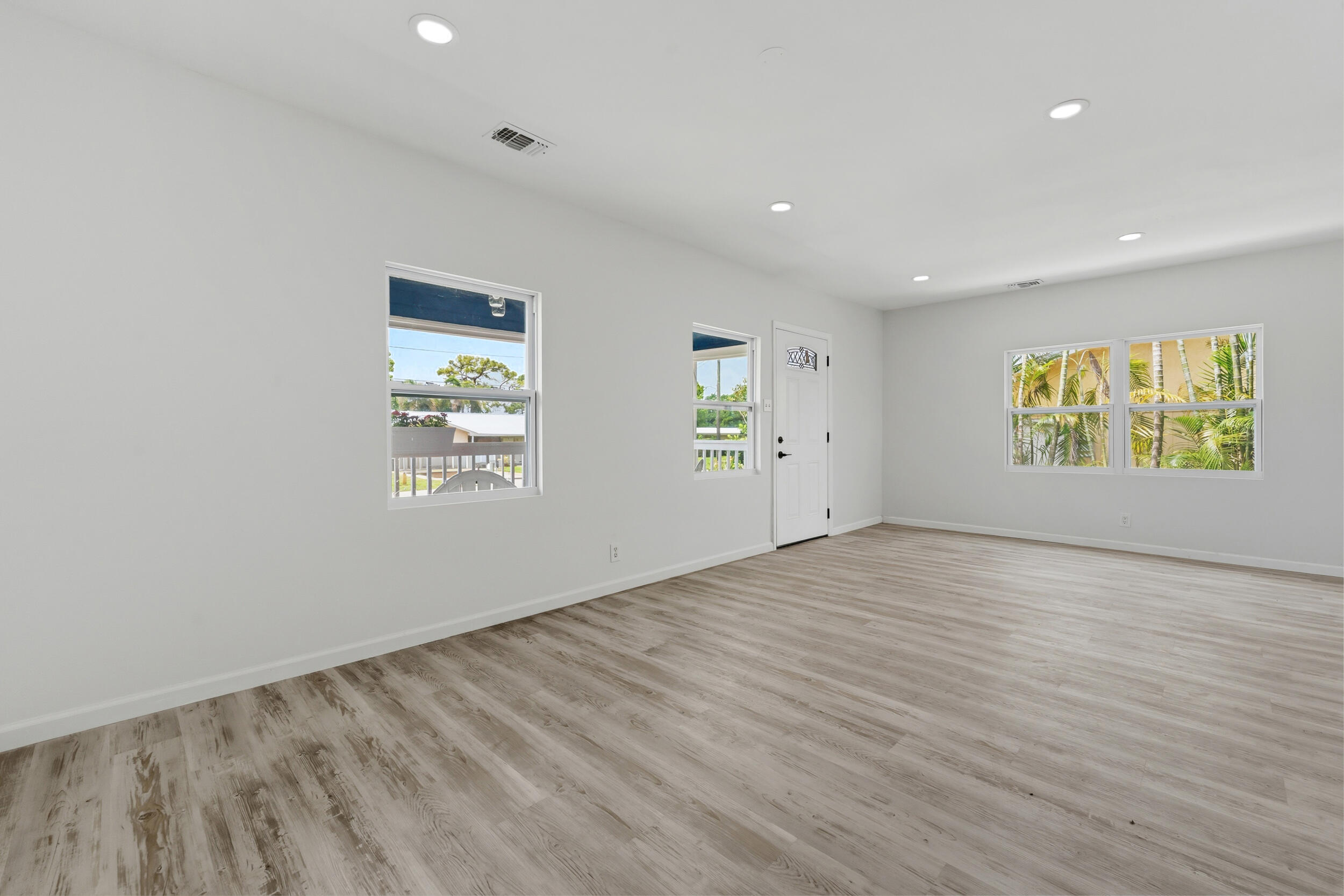 PALM LAKE PARK - Residential