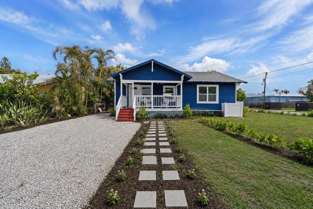 Photo of 1566 NW 9th Avenue, Stuart, FL 34994 (MLS # B26027846)