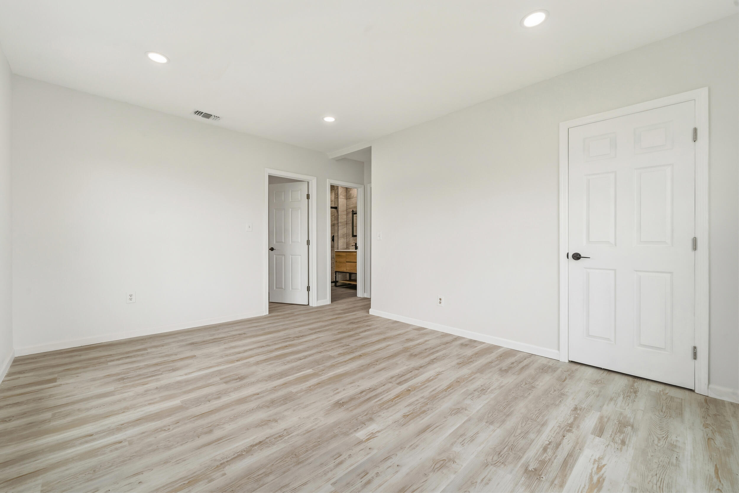 PALM LAKE PARK - Residential